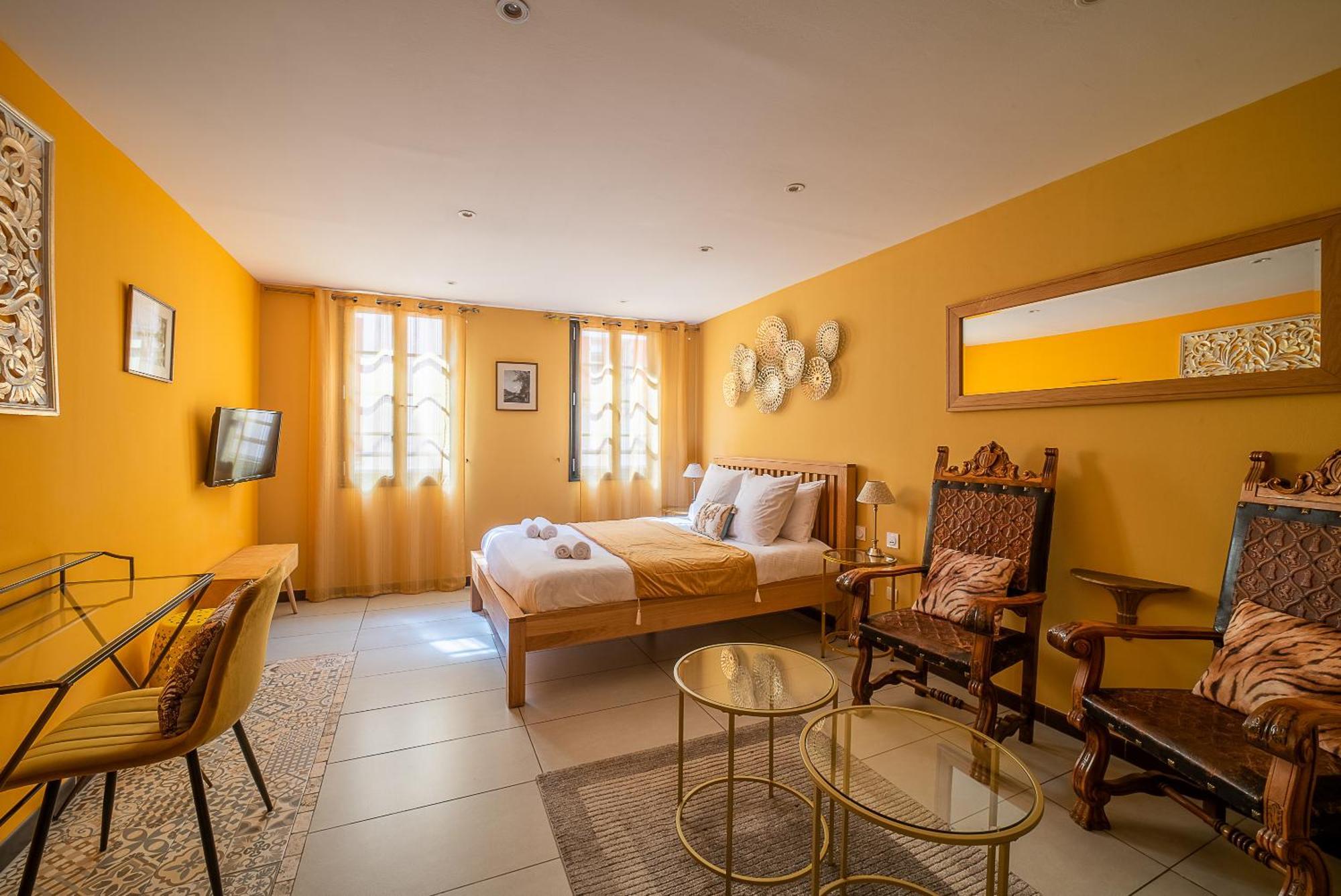 Suites Coronell D'En Vila 佩皮尼昂 外观 照片